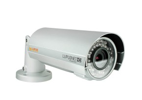 Artikel ist auf Lager ! LUPUSNET HD - LE936 Plus
Maximale Details, auch bei Dunkelheit
LUPUSNET HD – Future Security.
LUPUSNET HD ist die Zukunft der Netzwerk-Videoüberwachungstechnik. Die außergewöhnliche Bildqualität der LUPUSNET-Kameras auch bei schlechten Lichtverhältnissen und ihre hervorragende technische Ausstattung, verbunden mit einem vergleichsweise geringen Installationsaufwand machen die LUPUSNET HD-Serie zu einem unschlagbaren Verbündeten für Ihr Projekt. Dabei umfasst die große Auswahl an Kameragehäusen und Ausstattungsvarianten Best-Practice Lösungen für jedes denkbare Anforderungsprofil. Zusammen mit der äußerst konkurrenzfähigen Preisgestaltung aller neuen LUPUSNET HD-Modelle lassen sich IP-Kamera-Projekte kosteneffizienter gestalten als jemals zuvor.
Das IP-Kamera Einstellungen-Menü
Neuerungen der LUPUSNETHD LE936 Plus
4K Auflösung (8MP, 3840x2160 Pixel bei 15 Bildern pro Sekunde)
3.5fach optischer Zoom mit Autofocus - per Ferne steuerbar
Überragende Tag- und Nachtsichtqualität
Hochwertiges Alu Gehäuse: einfach zu installieren
Software und Design made in Germany
Schnell einzurichten, einfach zu bedienen
Das für diese IP-Kameraserie entwicklete Einstellungenmenü, soll den Benutzer einfach und intuitiv durch die Funktionen der Kamera führen. Sollten Sie dennoch Fragen haben, zögern Sie nicht uns anzurufen !
Einstellungen: Bewegungserkennung
Die neuartige LUPUSNET HD Bewegungserkennungsfunktion
Unsere IP-Kameraserie hat eine neuartige Bewegungserkennungsfunktion, die die Anzahl von Fehlalarmen drastisch reduziert. So kann erst dann Alarm ausgelöst und aufgezeichnet werden, wenn sich ein Objekt über eine einstellbare Dauer vor der Kamera bewegt. Hierzu können Sie eine Sensitivität (0-10), die Intensität (0-10) sowie eine Zeit in Sekunden (3-10) angeben. Erst wenn sich das Objekt, wie hier im Beispiel, 3 Sekunden lang bewegt und einen Bewegungsausschlag über der angegebenen Intensität (rote Linie) auslöst, wird Alarm gegeben bzw. aufgezeichnet.
Sichere und prof. Installation - die Montagebox
Die Montagebox ermöglicht eine profesionelle, wetterfeste Installation
Installationsfreundlicher denn je, alle Anschlüsse im Gehäuse: Durch die neue Architektur der Kameras werden alle Kabel innen geführt, die Anschlüsse liegen daher entweder direkt im Gehäuse oder werden durch den Standfuß zu einer neuartigen Montagebox aus hochwertigem Aluminium geführt. Hierzu haben wir eine Aufputzdose entwickelt, die mit allen wetterfesten LUPUSNET-HD Kameras kompatibel ist. Die Montagebox wird direkt unter den Fuß geschraubt und wirkt wie eine erweiterte Standfußplatte. Aber sie ist natürlich groß genug, um alle Kabelverbindungen zu beherbergen. So ist alles sauber und ästhetisch ansprechend verlegt. Die Montagebox ist optional erhältlich.
kostenlose 36 Kanal Aufnahmesoftware
LUPUSNET HD Lite - kostenlose Clientsoftware inklusive!
Unterstützt max. 36 LUPUSNET HD-Kameras
FullHD Dual-Monitor Unterstützung mit je 1080p
H.264, MPEG4, MJPEG Komprimierung
3 unterschiedliche Aufnahmemodi
kalendarische Videosuche
Datensicherung in AVI oder JPG
Video- und Audioaufzeichnungen
PTZ-Steuerung, Digitaler Zoom, E-Maps
FTP-Upload auch für Bilddarstellung auf Webseiten
Audio Broadcast
Dual-Streaming (max. Auflösung im Vollbild, kleinere Auflösung im Multibild)
Weniger Suchen - mehr finden!
Videodaten schneller finden
Für eine technisch hoch entwickelte Hardware benötigt man auch eine besonders professionelle Software. Deshalb liefern wir unsere LUPUSNET HD-Kameras mit einem Programm, das keine Wünsche offen lässt. Die Suchfunktion ordnet Ihre Aufnahmen so, dass Sie wichtige Zeitpunkte schnell finden. Eine E-Mail oder ein externer Alarm informiert Sie zuverlässig über ungebetene Gäste.
Einfache Bedienung
Einstellen der Bewegungserkennung - einfach und inuitiv
Fehlalarme werden durch die äußerst präzise einstellbare Bewegungserkennung auf ein Minimum reduziert. Behalten Sie mit 2 Monitoren alle Ihre Kameras im Blick. Die Software ermöglicht das Einbinden von max. 36 Megapixel IP-Kameras. Mit Breitbildauflösungen von max. 1920x1080 Pixel behalten Sie auf modernen Großbildschirmen den Überblick über max. 36 Kameras pro Monitor.